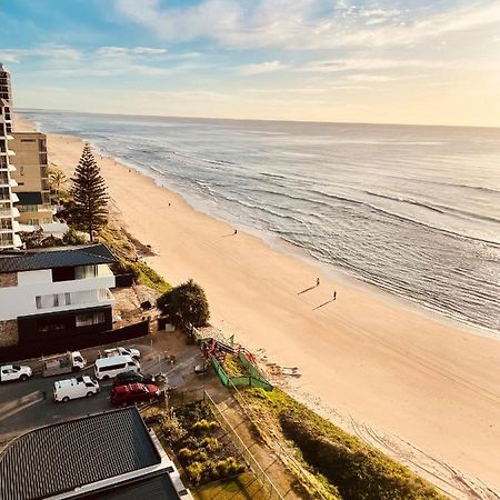 Absolutely Stunning! On The Beach !!! Gold Coast Dış mekan fotoğraf