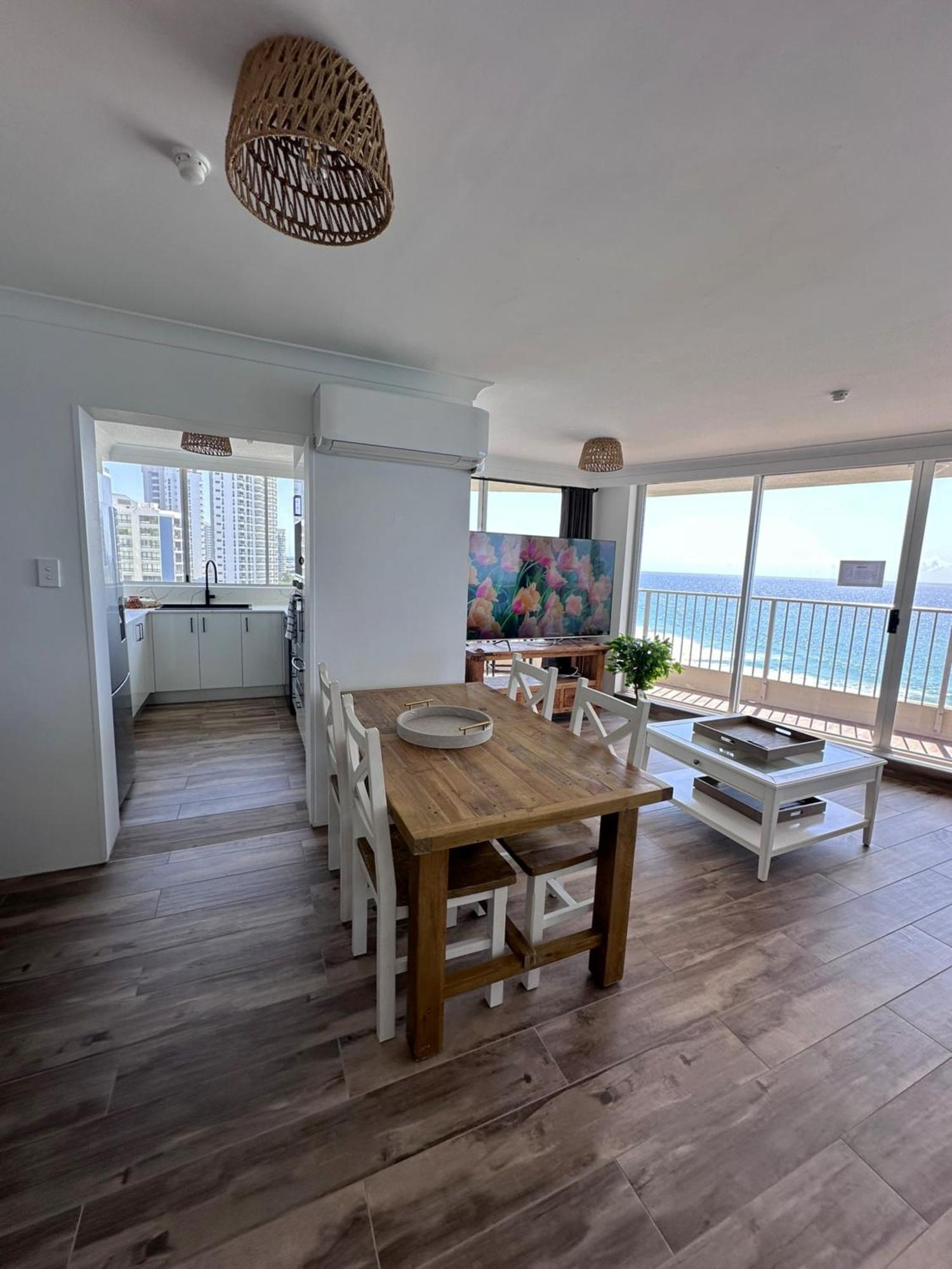 Absolutely Stunning! On The Beach !!! Gold Coast Dış mekan fotoğraf