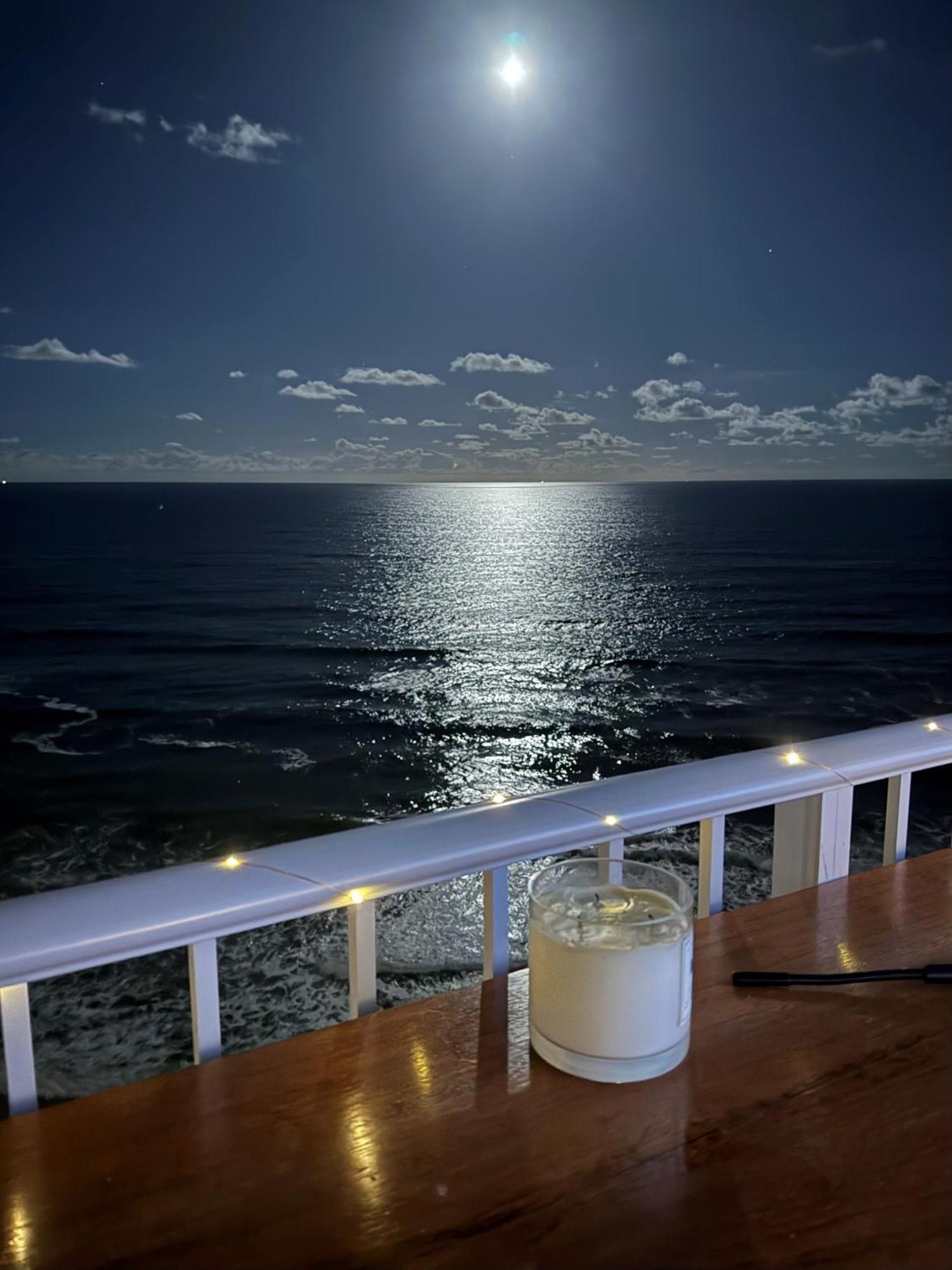 Absolutely Stunning! On The Beach !!! Gold Coast Dış mekan fotoğraf